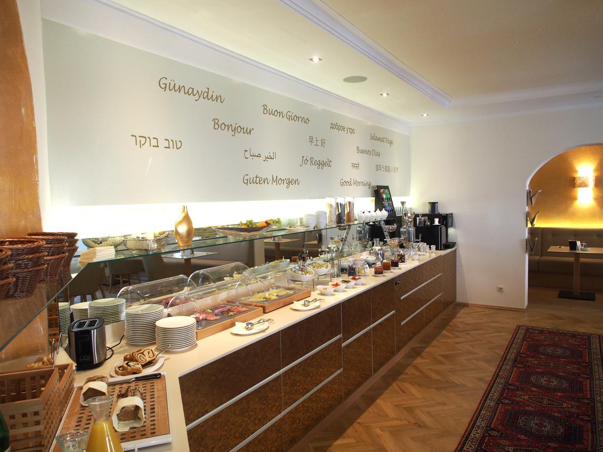 Stadthotel Zur Goldenen Krone Weiz Kültér fotó
