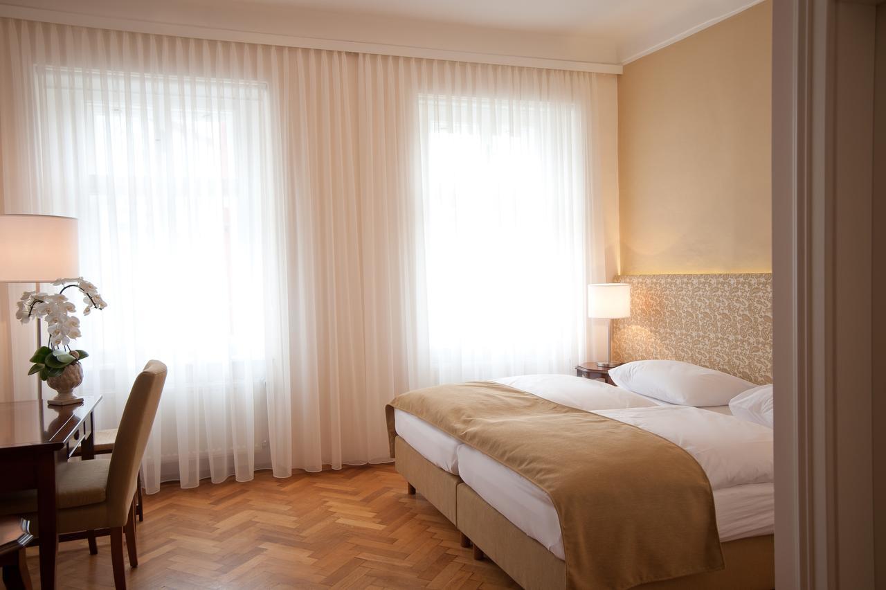 Stadthotel Zur Goldenen Krone Weiz Kültér fotó