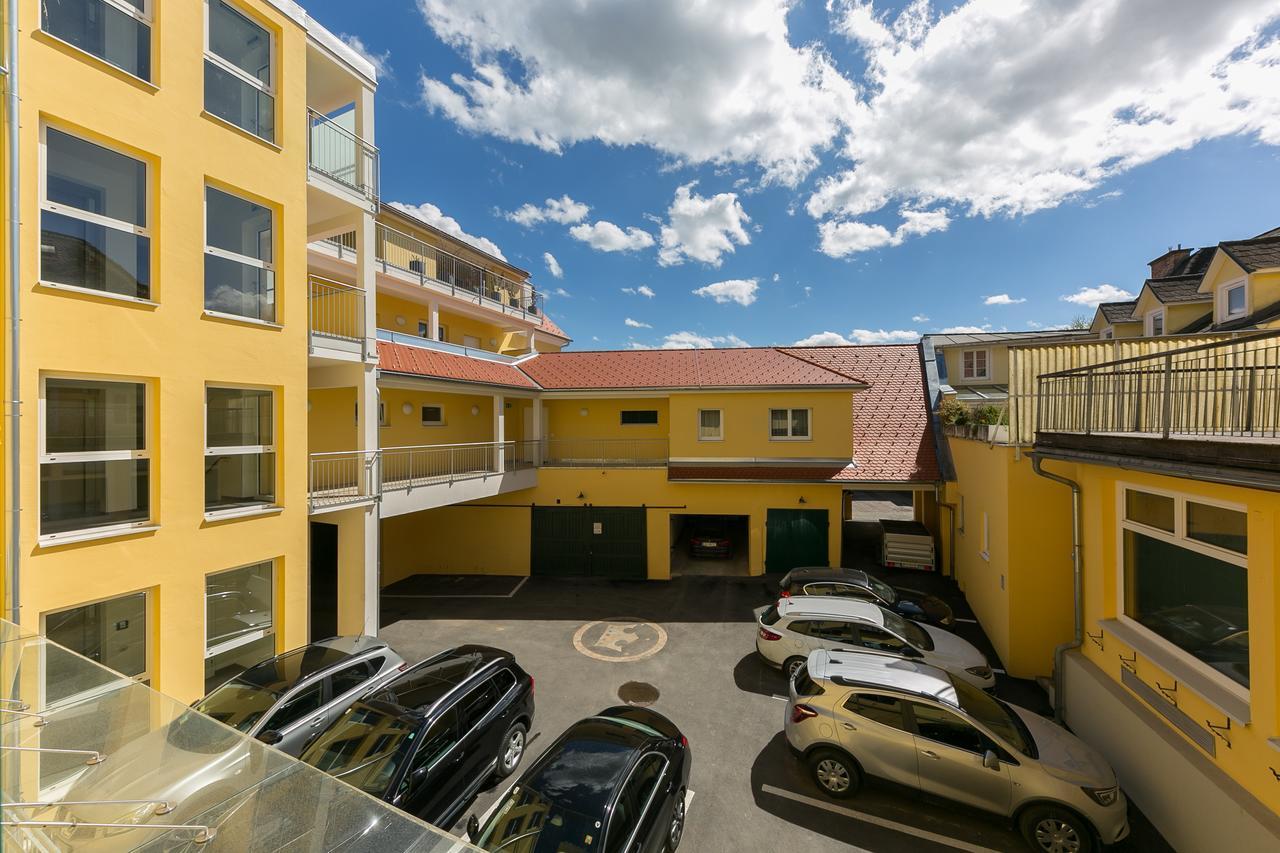Stadthotel Zur Goldenen Krone Weiz Kültér fotó